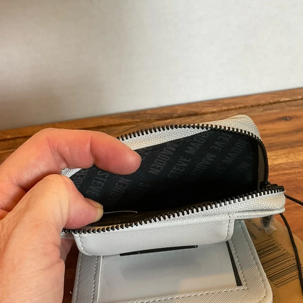 Steve Madden Mini Wallet Card Holder – Zip Coin Purse – NWT